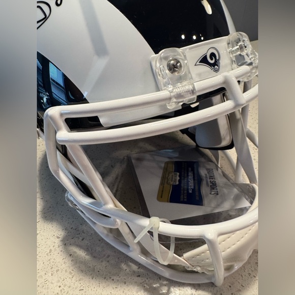 Todd Gurley Signed Los Angeles Rams Riddell Full Size Speed NFL Helmet w COA/Pho - Picture 7 of 12